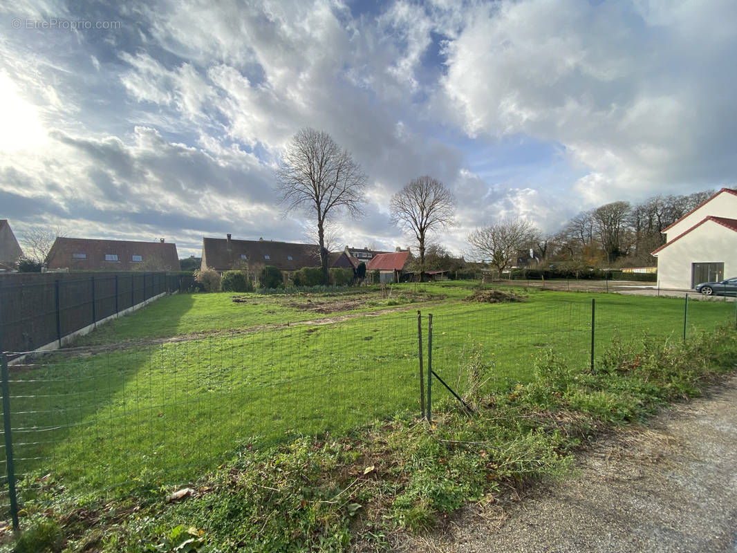 Terrain à LA CAPELLE-LES-BOULOGNE