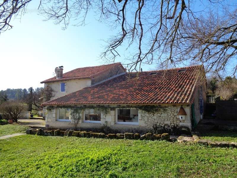 Maison à MONTAGRIER