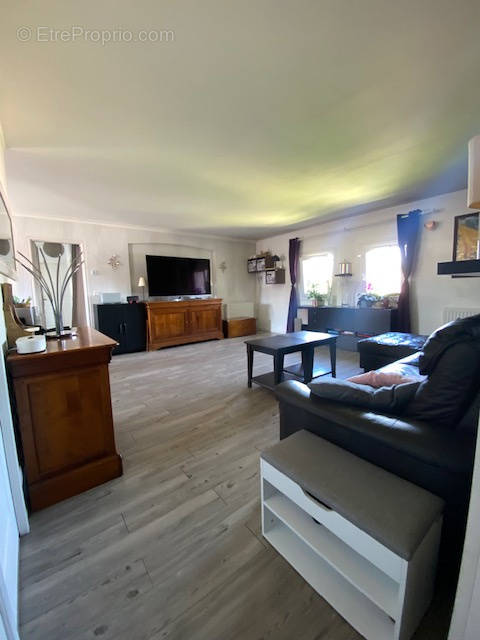 Appartement à MONTIGNY-LE-BRETONNEUX