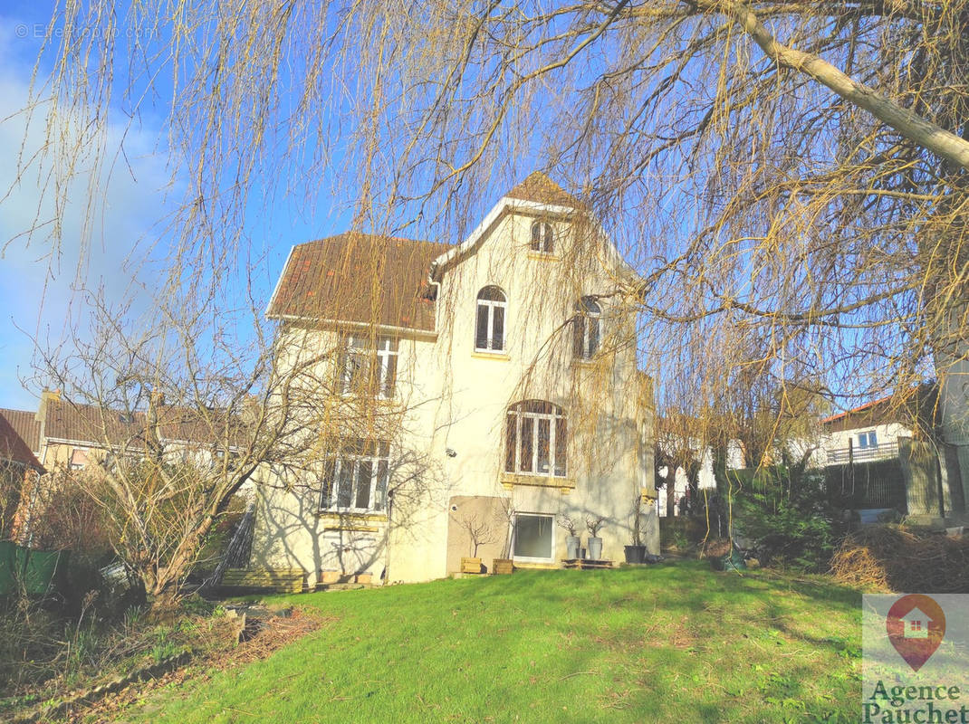 Maison à SAINT-LEONARD