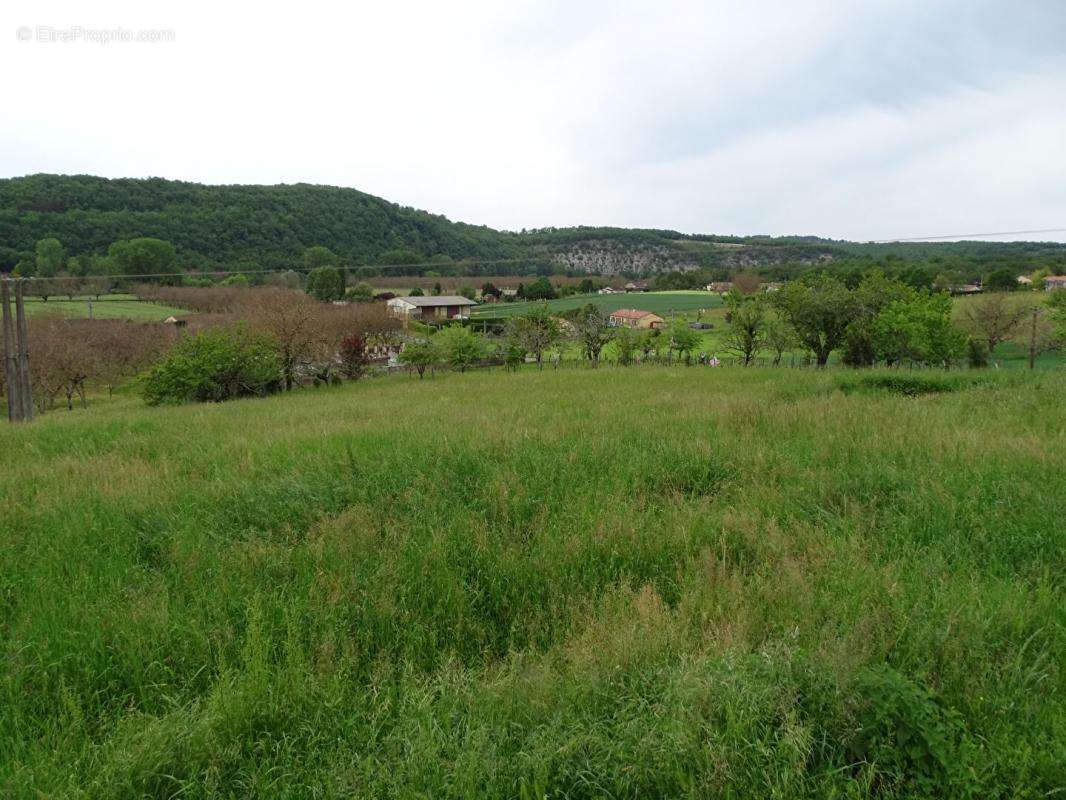 Terrain à AUBAS