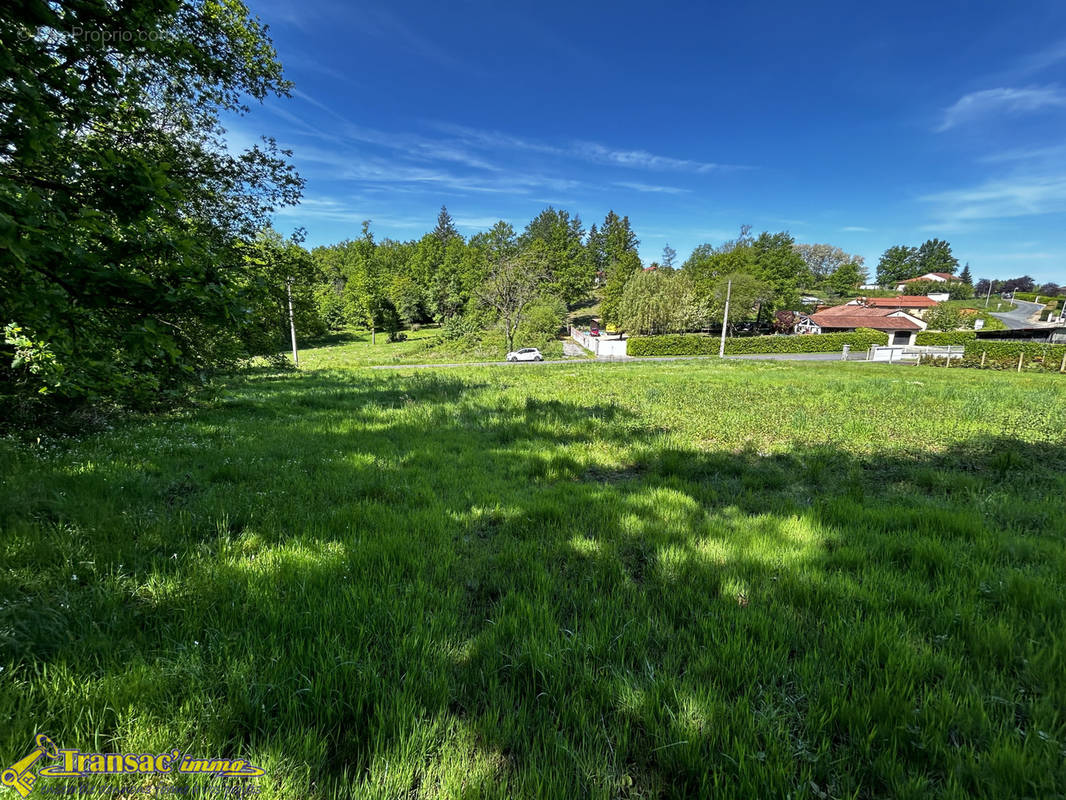 Terrain à PASLIERES