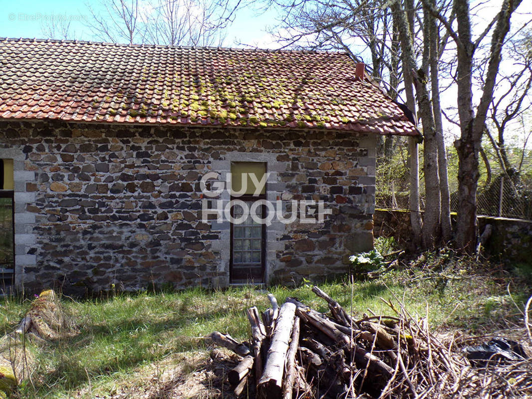 Maison à FIX-SAINT-GENEYS