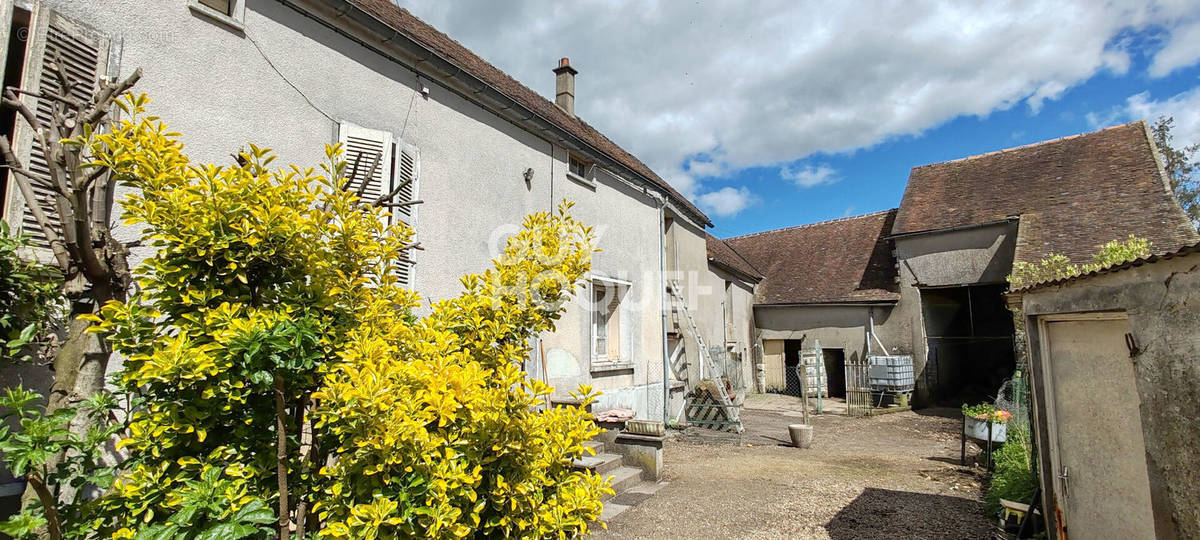 Maison à URY