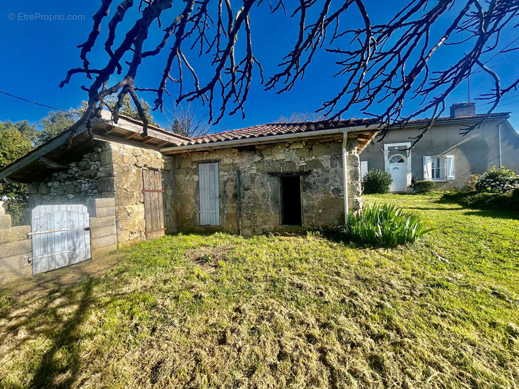 Maison à MONTIGNAC-DE-LAUZUN