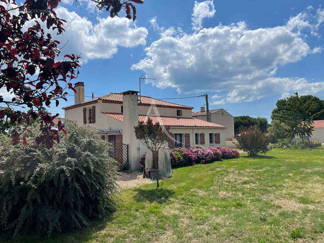 Maison à SAINT-HILAIRE-LA-FORET