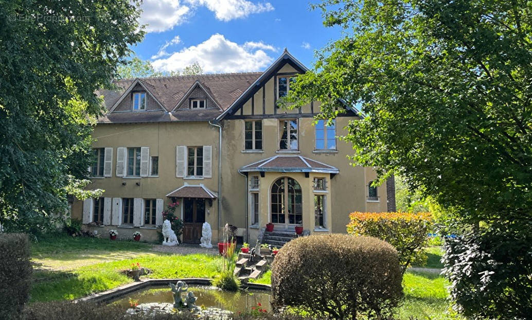 Maison à HOUDAN