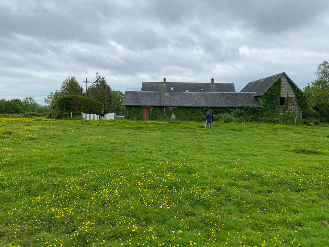 Maison à SAINT-MARTIN-DES-BESACES