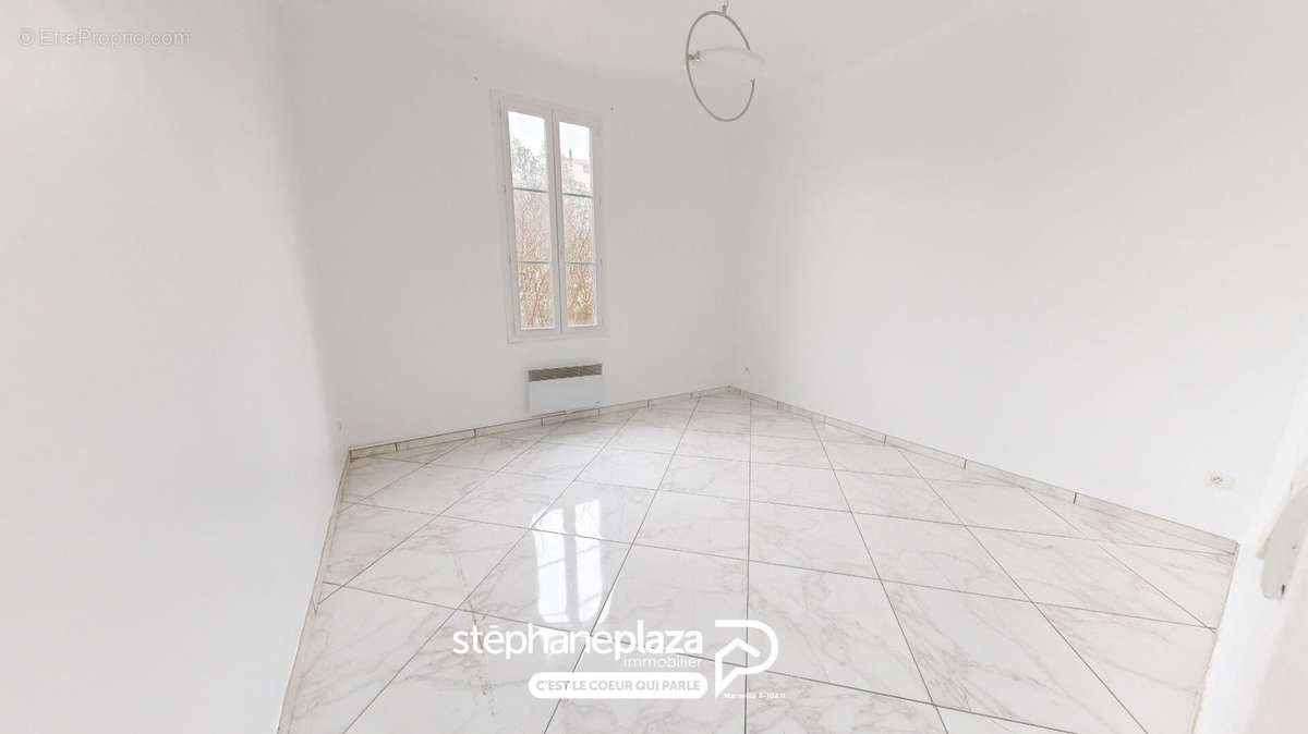 Appartement à MARSEILLE-11E