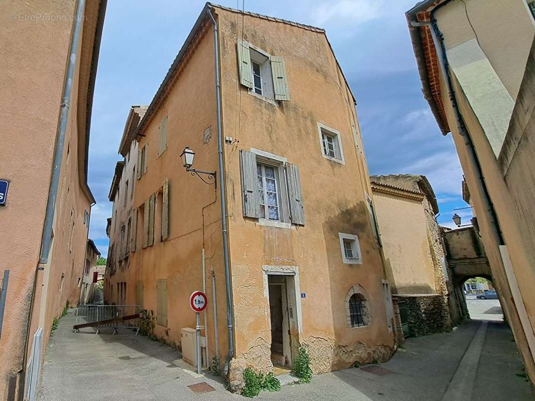 Maison à MALAUCENE