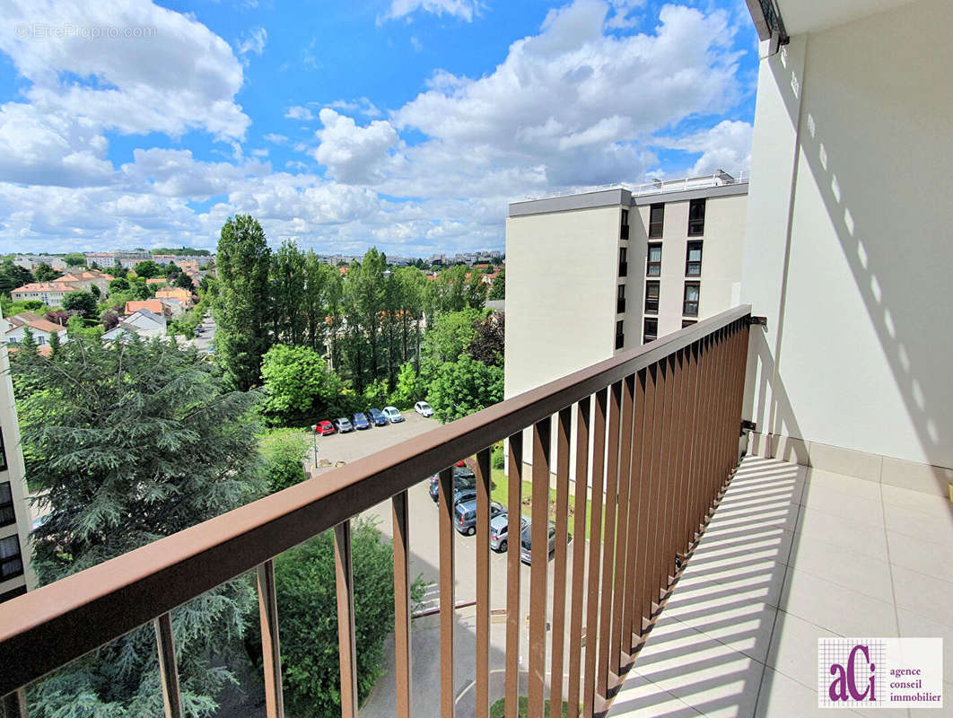 Appartement à L&#039;HAY-LES-ROSES