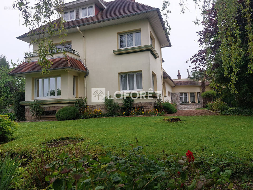 Maison à AUXI-LE-CHATEAU