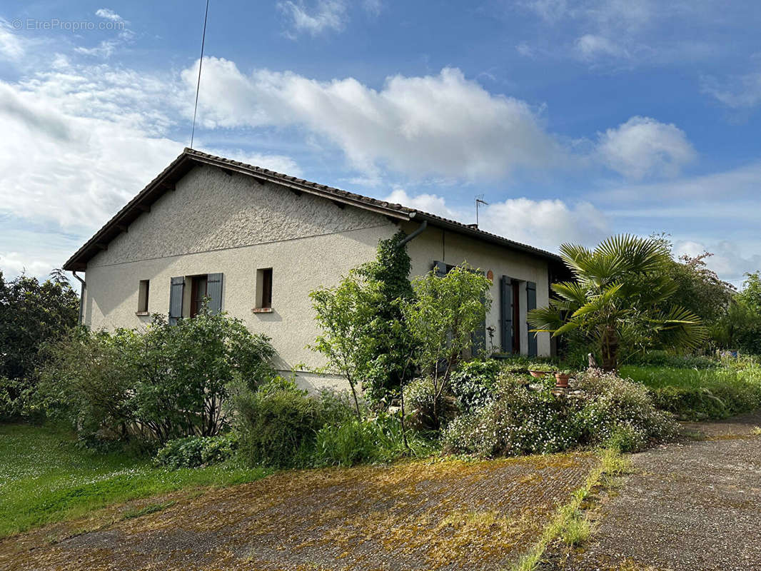 Maison à CASTELCULIER