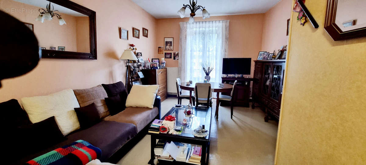 Appartement à TENAY