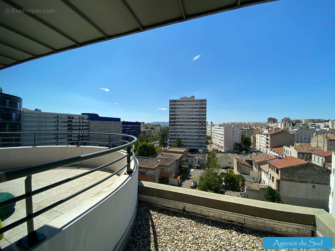 Appartement à MARSEILLE-4E