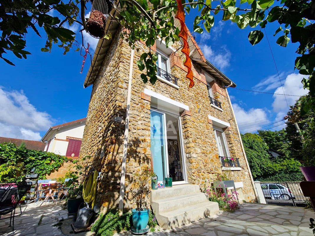 Maison à LA FRETTE-SUR-SEINE