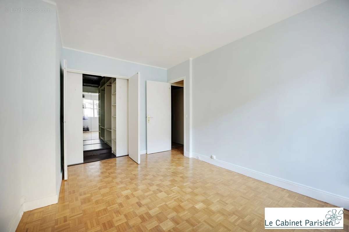 Appartement à PARIS-7E