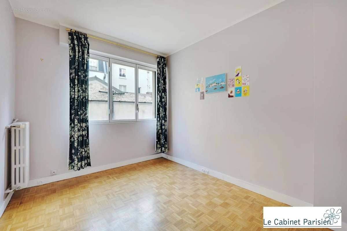 Appartement à PARIS-7E