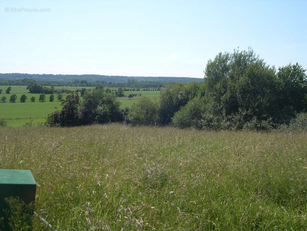 Terrain à TIESTE-URAGNOUX