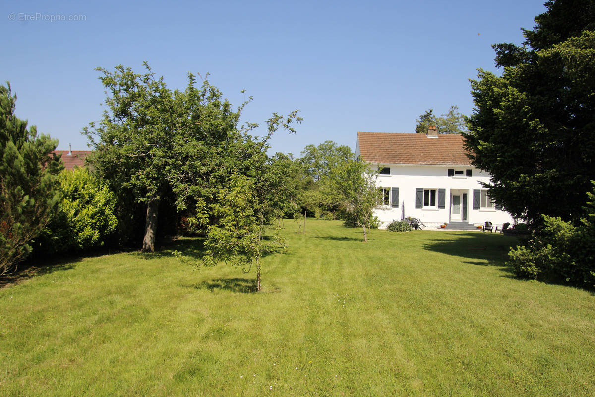 Maison à VERDUN-SUR-LE-DOUBS