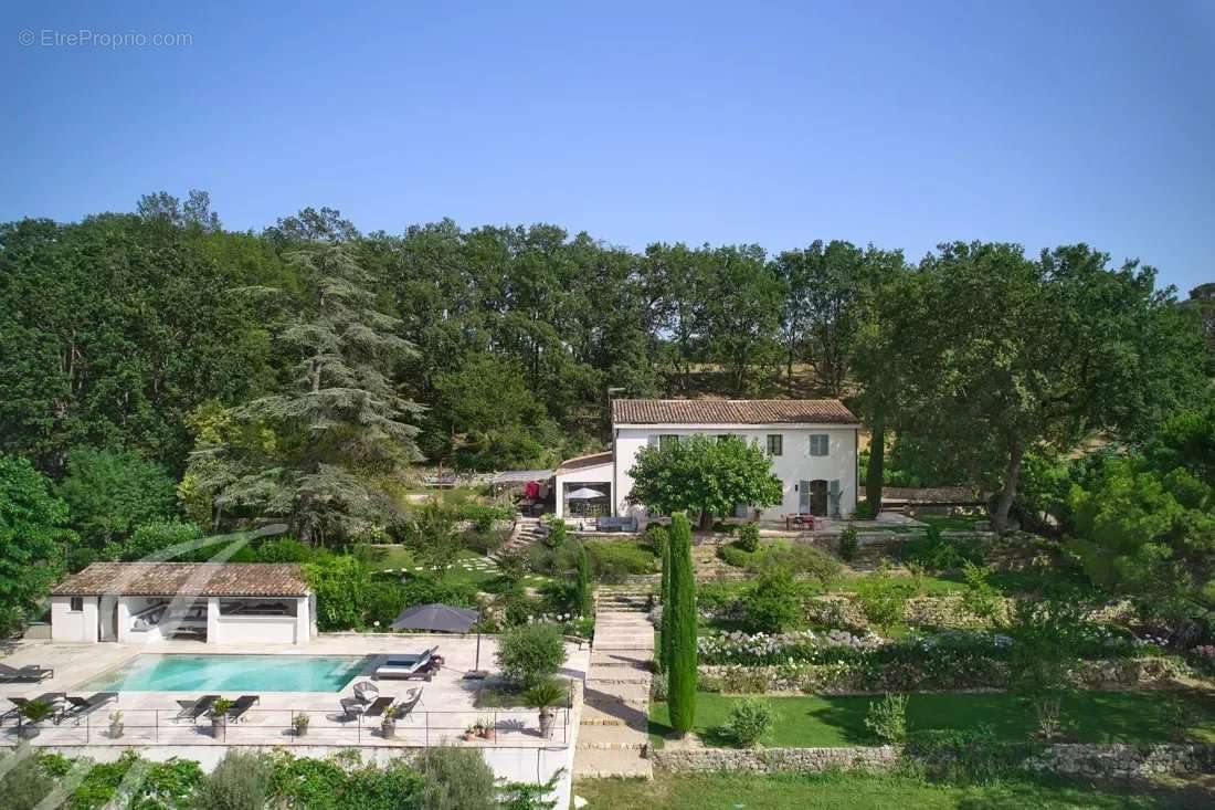 Maison à CHATEAUNEUF-GRASSE