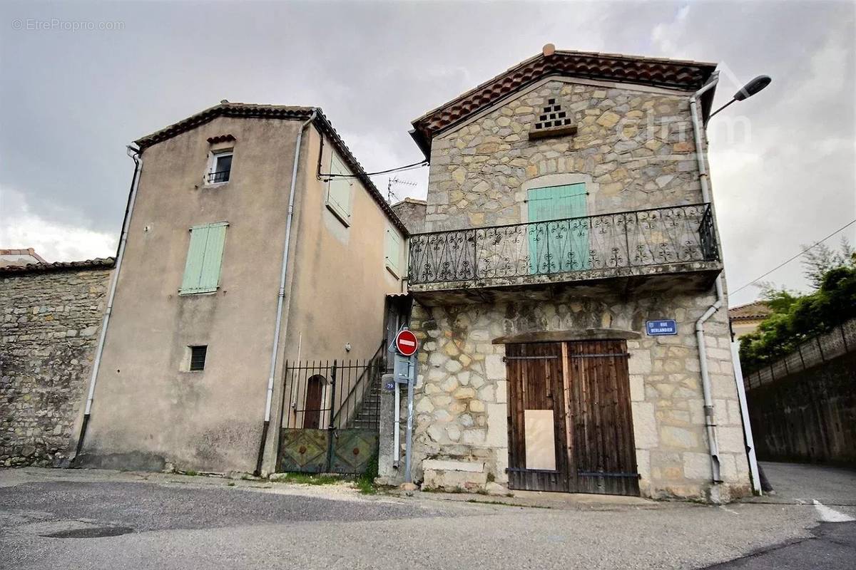 Appartement à VILLENEUVE-DE-BERG