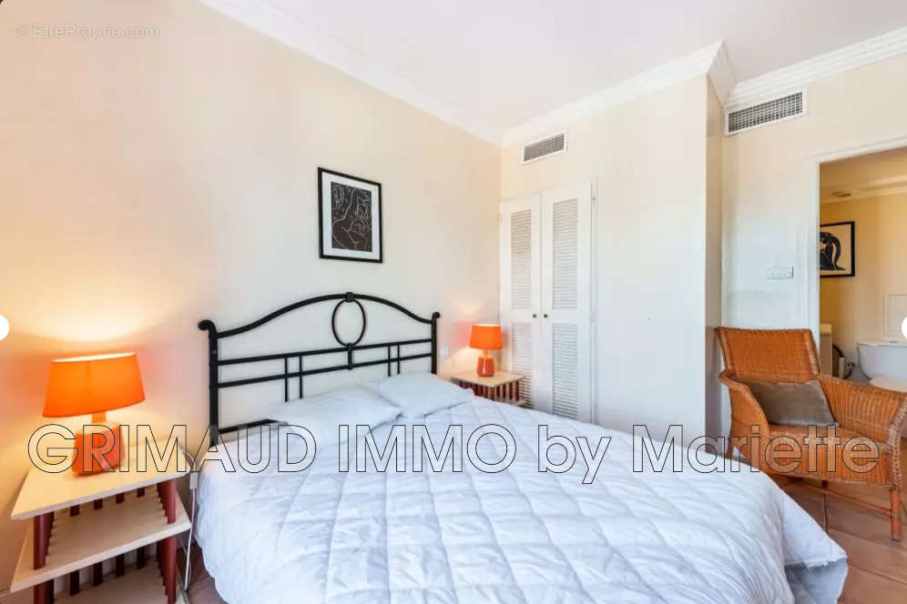 Appartement à GRIMAUD