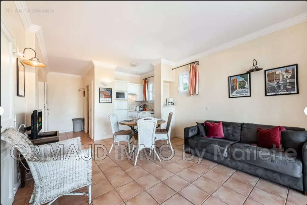 Appartement à GRIMAUD