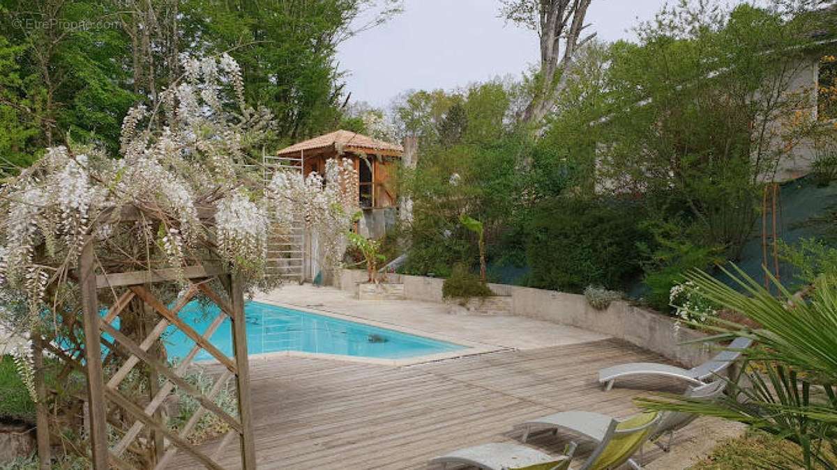 Terrasse piscine - pool terrace - Maison à EAUZE