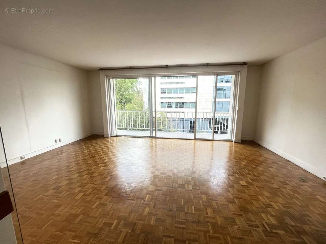 Appartement à NEUILLY-SUR-SEINE