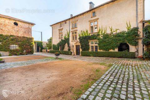 Maison à AMPLEPUIS