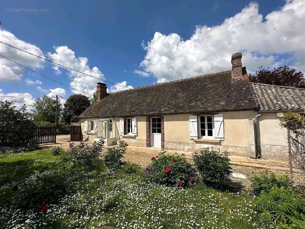 Maison à FONTAINE-LES-RIBOUTS