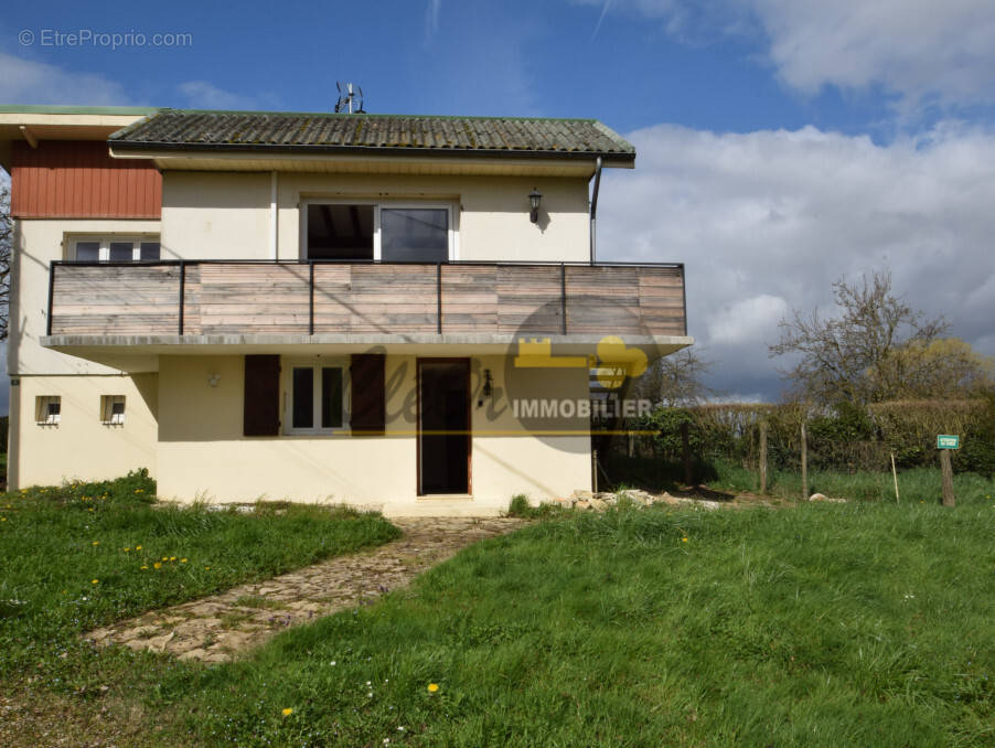 Maison à CHARETTE-VARENNES