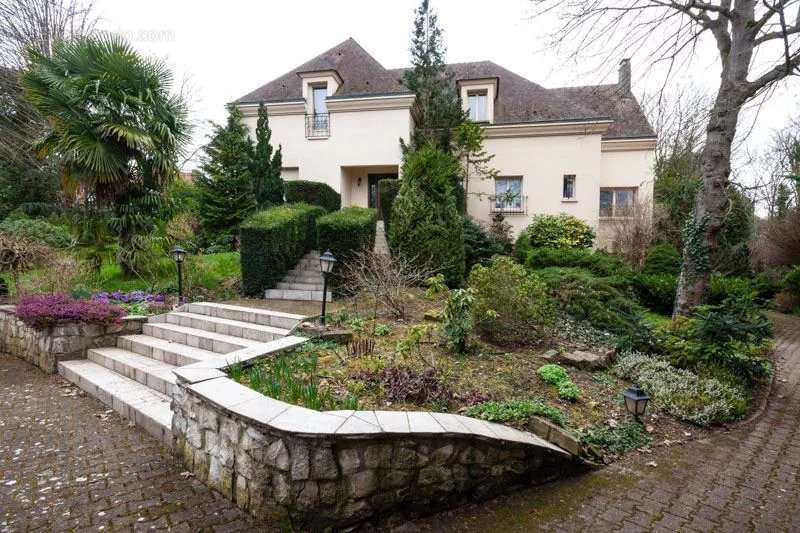 Maison à LOUVECIENNES