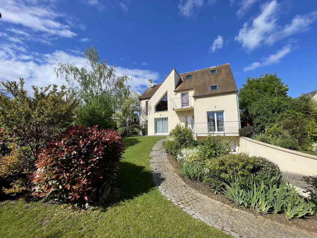 Maison à SOISY-SUR-SEINE