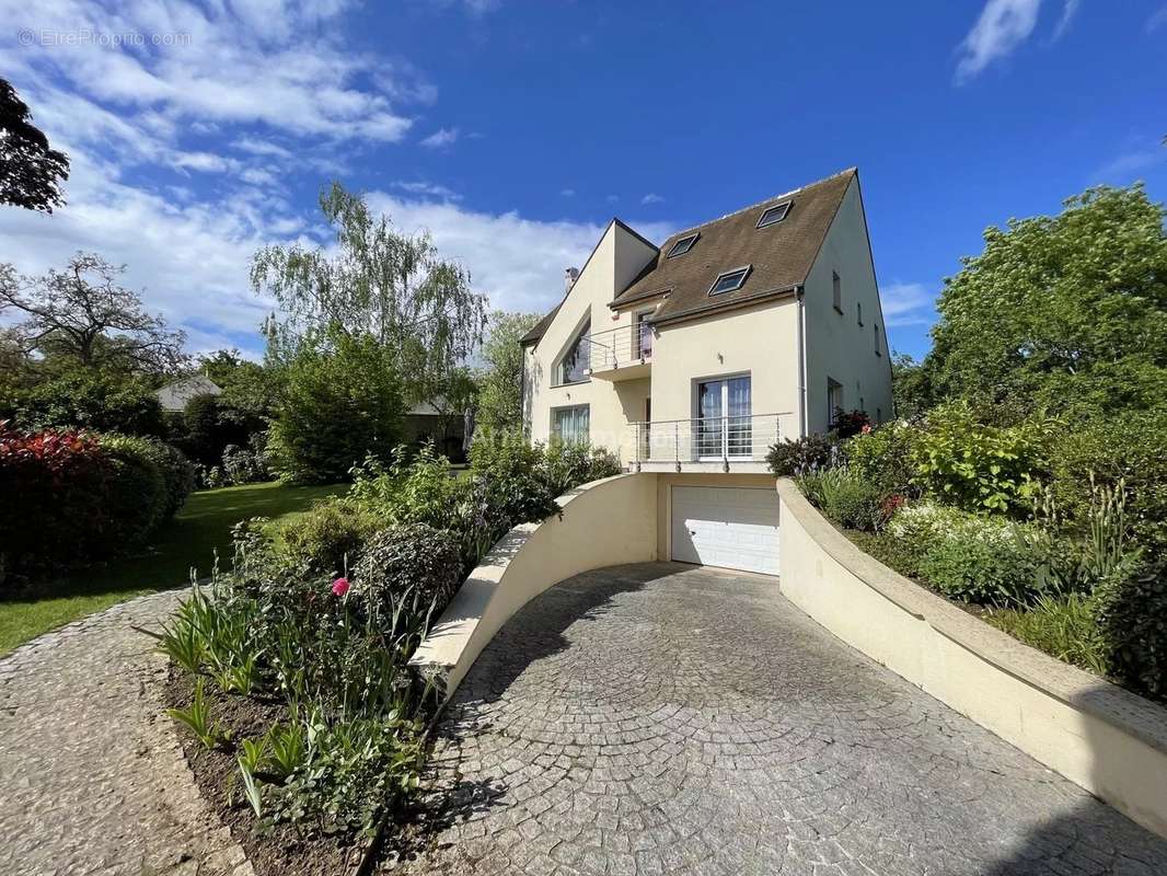 Maison à SOISY-SUR-SEINE