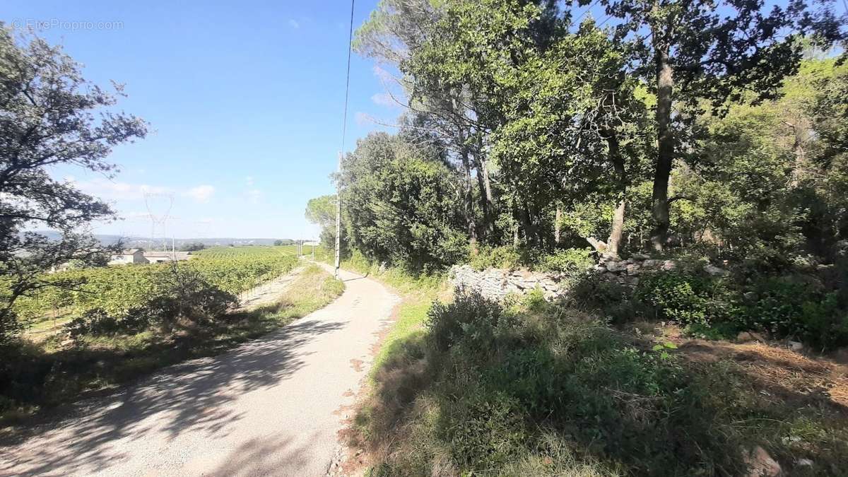 Terrain à BAGNOLS-SUR-CEZE