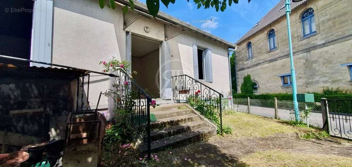 Maison à SAINT-SEURIN-SUR-L&#039;ISLE