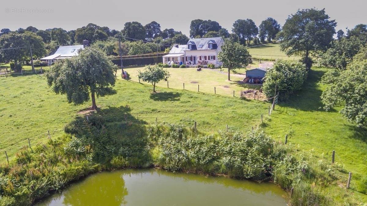 Maison à LA CHAPELLE-UREE