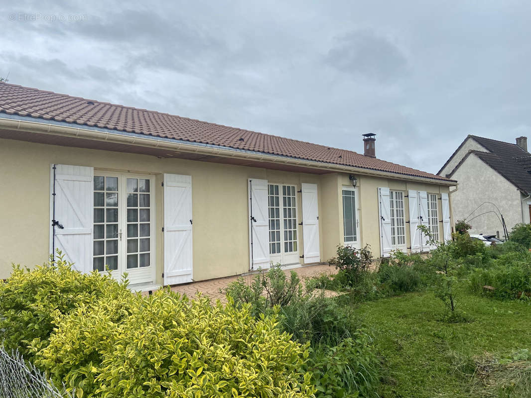 Maison à MEHUN-SUR-YEVRE