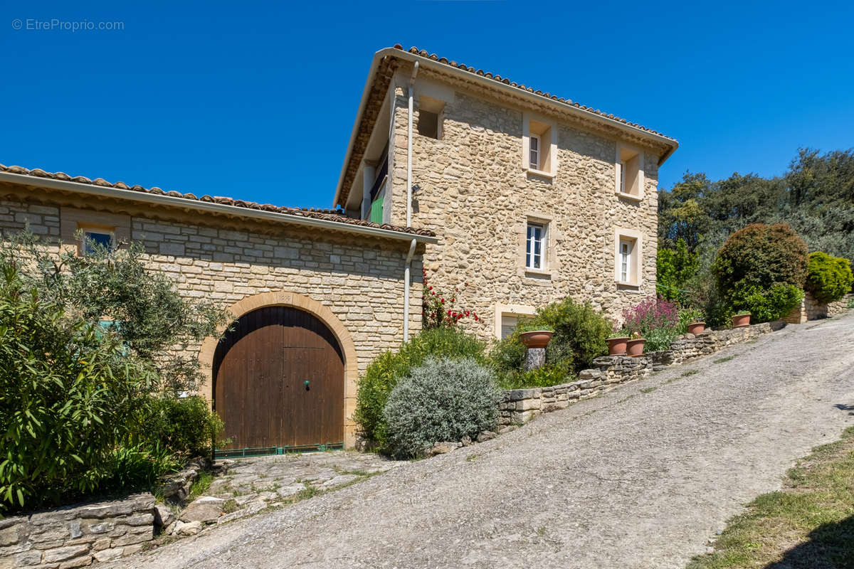 Maison à SAINT-PIERRE-DE-VASSOLS