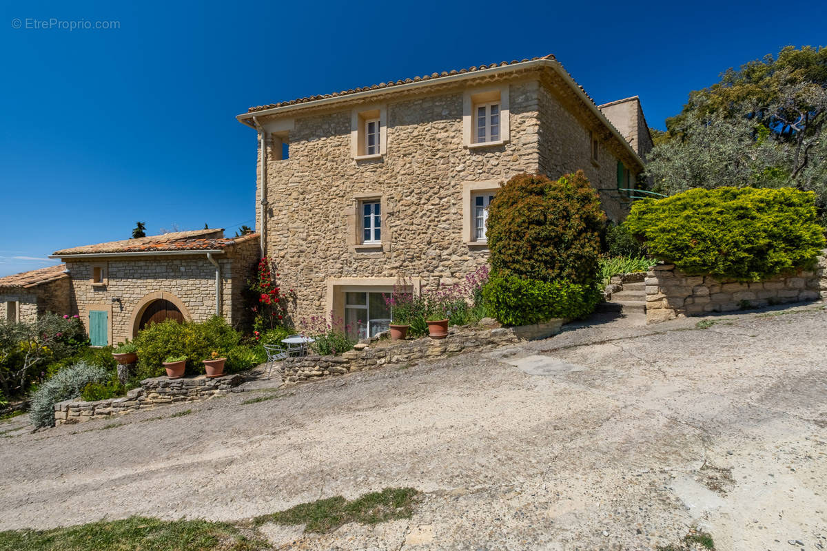 Maison à SAINT-PIERRE-DE-VASSOLS