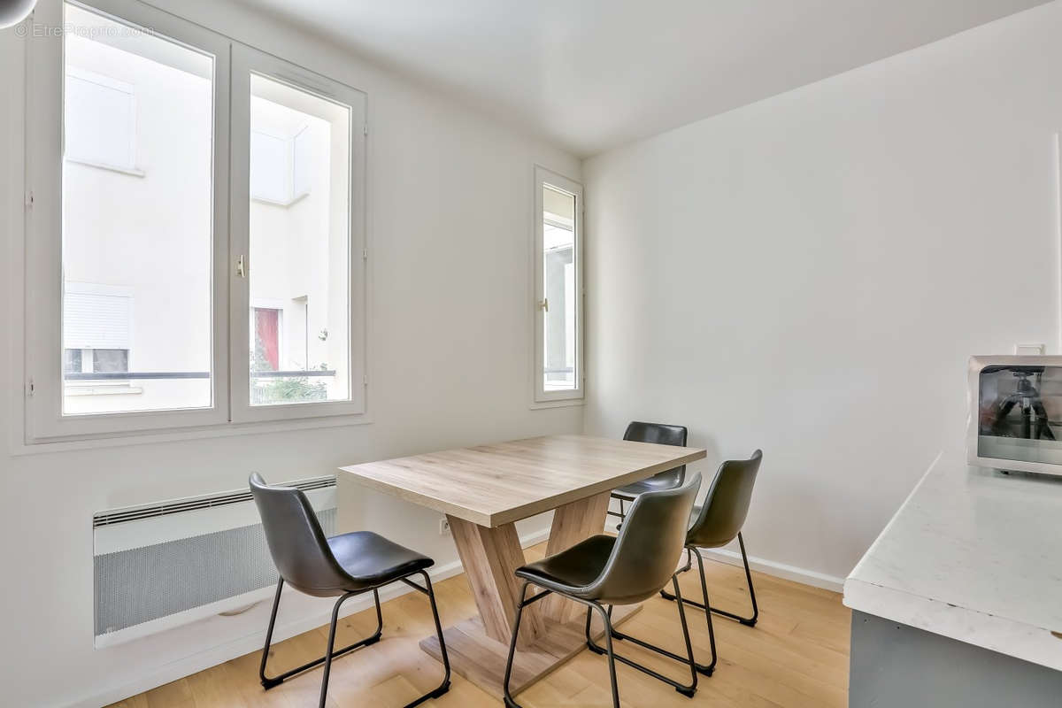 Appartement à PARIS-1E