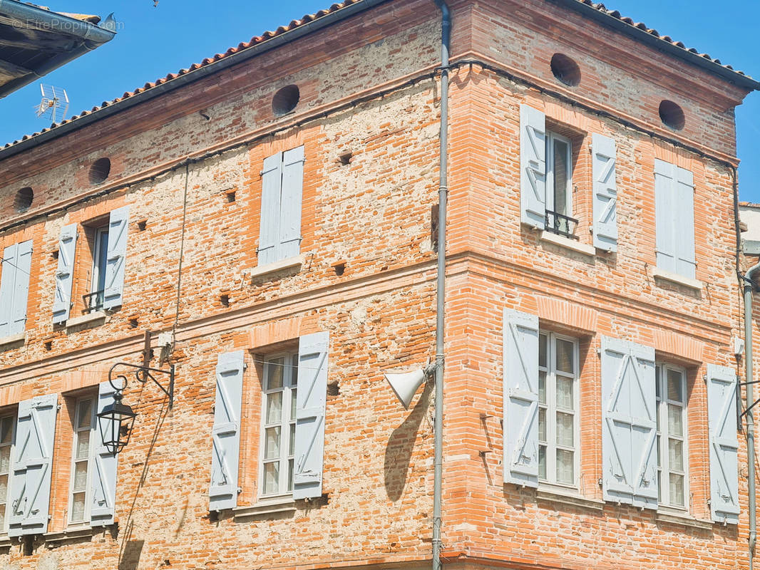 Appartement à SAINT-SULPICE-SUR-LEZE