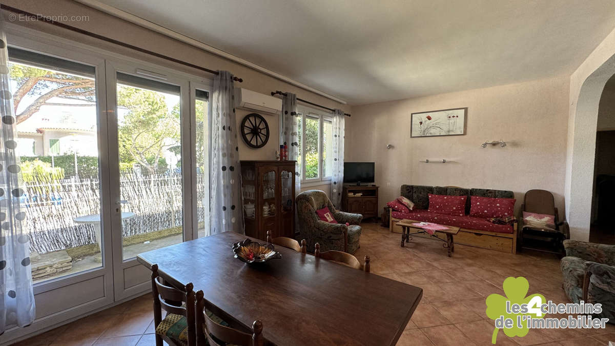 Appartement à SAINT-CYR-SUR-MER