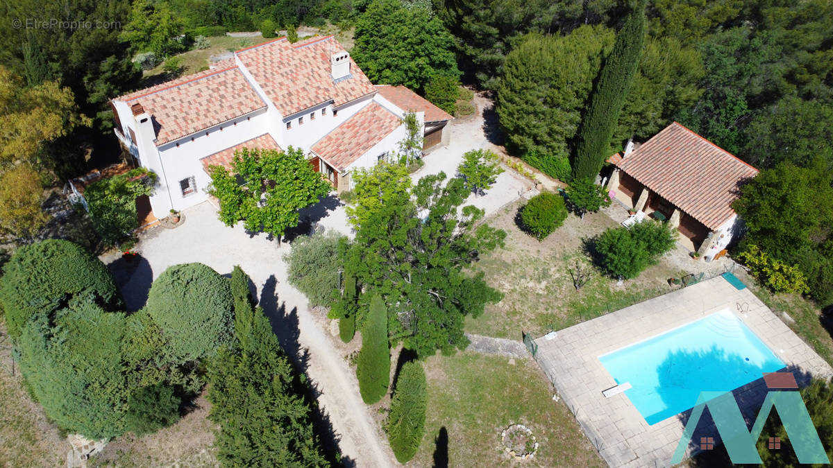 Maison à LE CASTELLET