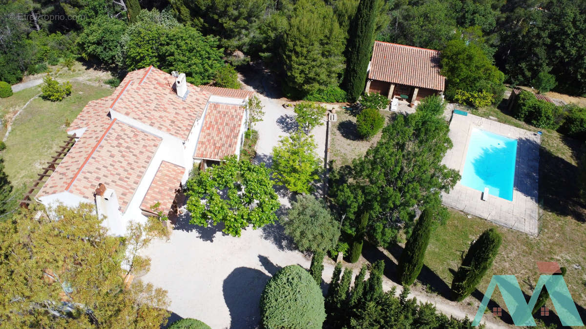 Maison à LE CASTELLET