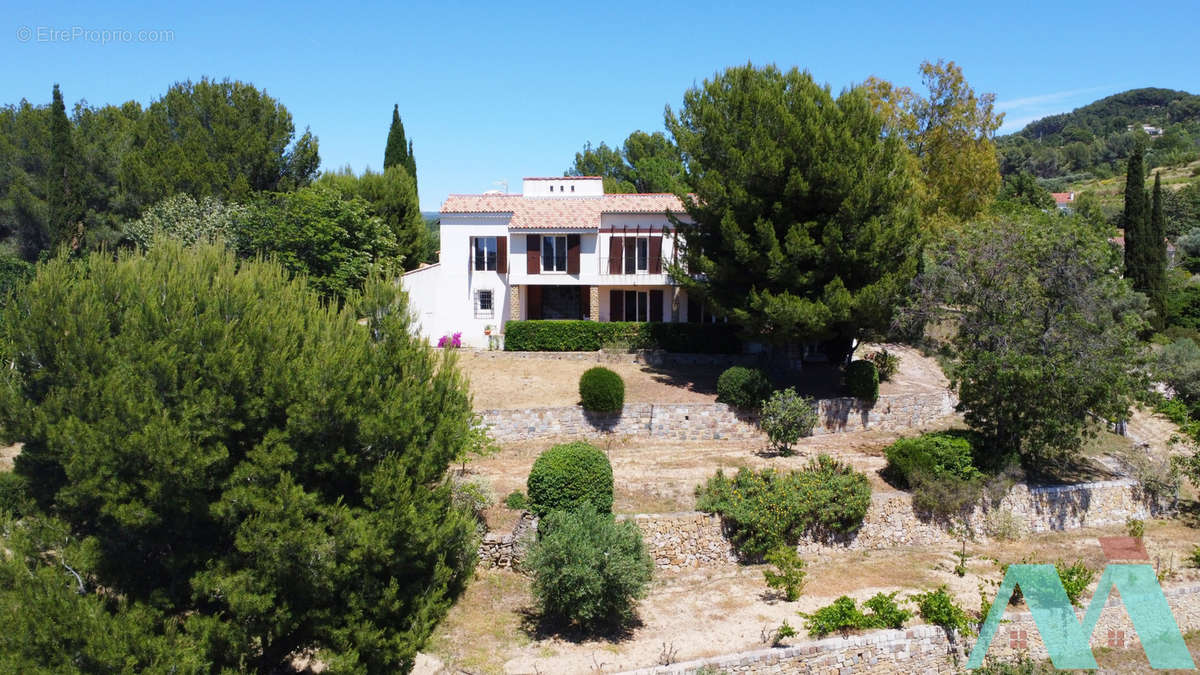 Maison à LE CASTELLET