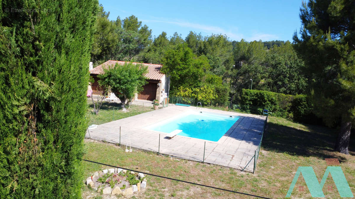 Maison à LE CASTELLET