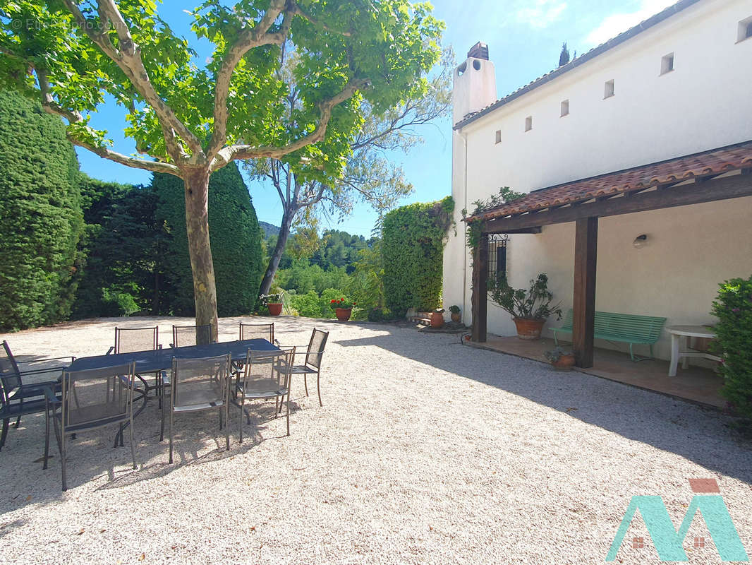 Maison à LE CASTELLET